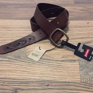 Levi’s 100% full grain cow leather belt